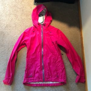 Helly Hansen women’s M rain jacket